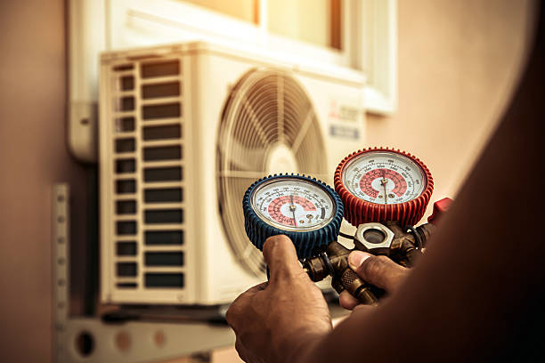 Professional Hvac Installation technician working in Chisholm, ME